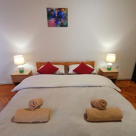 Cozy 1-Bdrm Apt In Dubec, Ideal For Work Or Study Sesvete Exterior photo