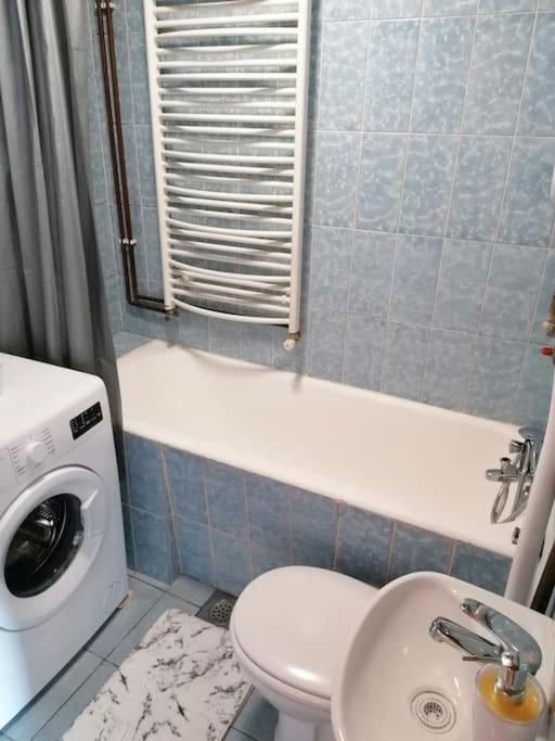 Cozy 1-Bdrm Apt In Dubec, Ideal For Work Or Study Sesvete Exterior photo