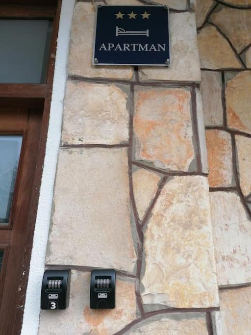 Cozy 1-Bdrm Apt In Dubec, Ideal For Work Or Study Sesvete Exterior photo