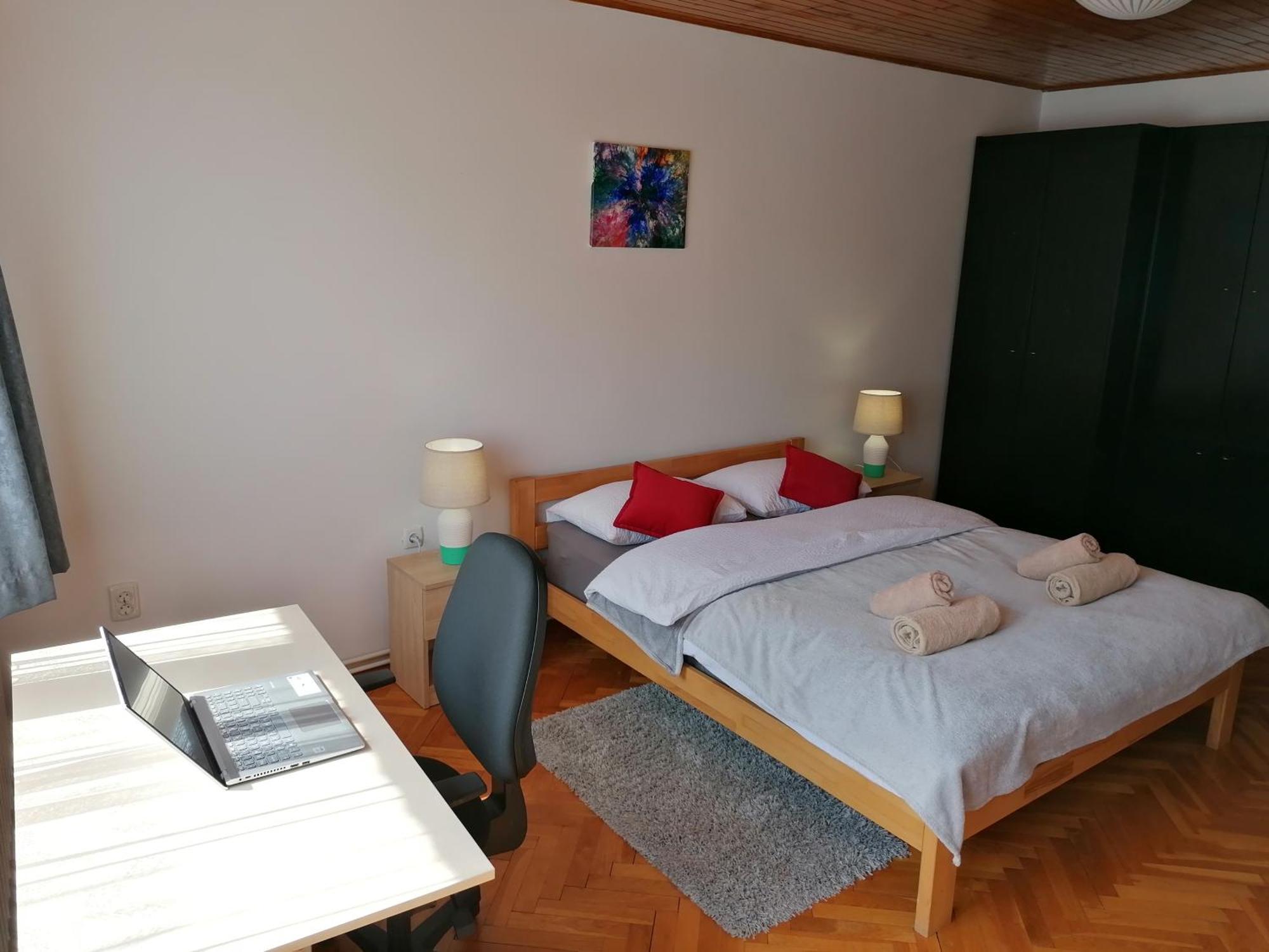 Cozy 1-Bdrm Apt In Dubec, Ideal For Work Or Study Sesvete Exterior photo