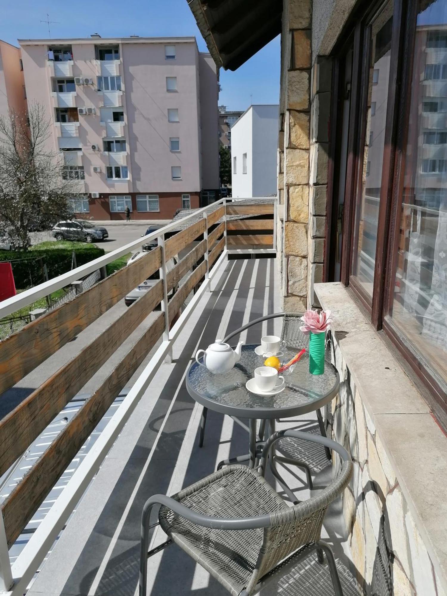 Cozy 1-Bdrm Apt In Dubec, Ideal For Work Or Study Sesvete Exterior photo