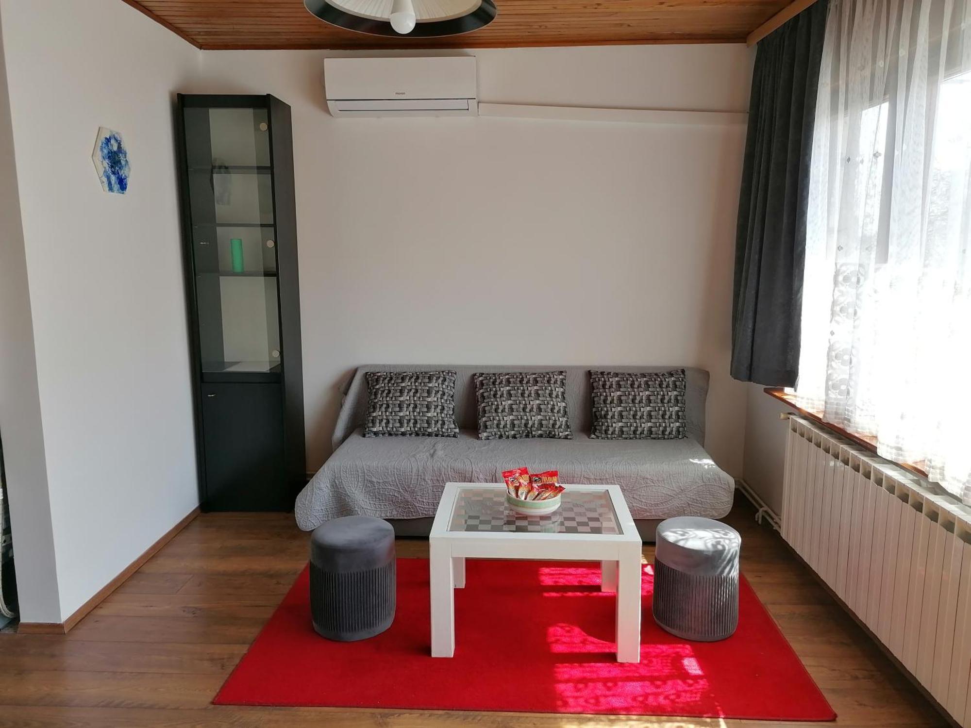 Cozy 1-Bdrm Apt In Dubec, Ideal For Work Or Study Sesvete Exterior photo