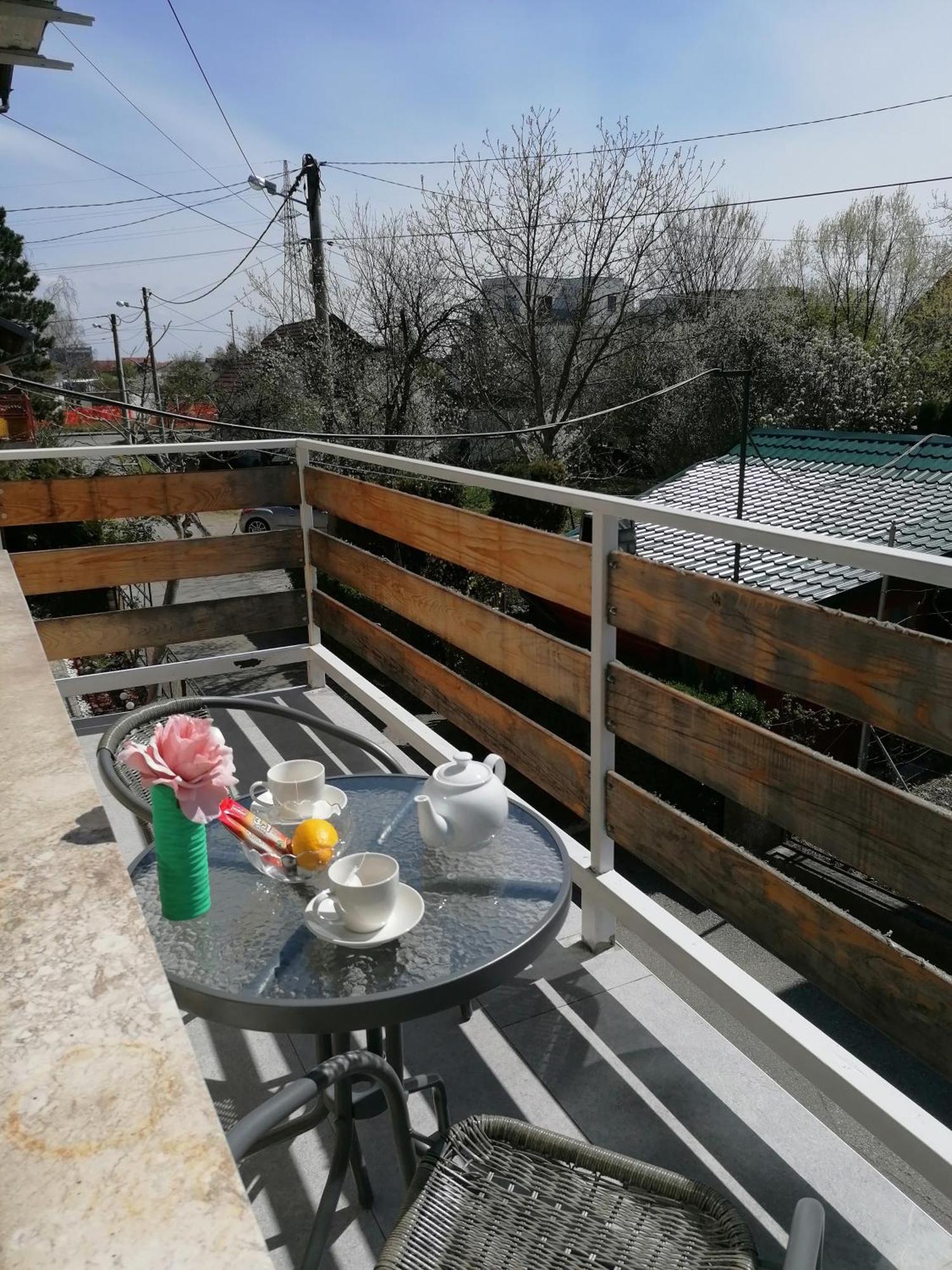 Cozy 1-Bdrm Apt In Dubec, Ideal For Work Or Study Sesvete Exterior photo