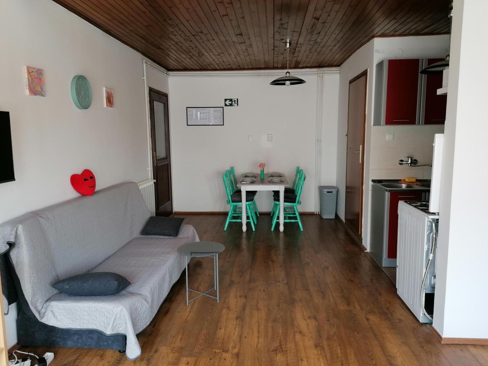 Cozy 1-Bdrm Apt In Dubec, Ideal For Work Or Study Sesvete Exterior photo